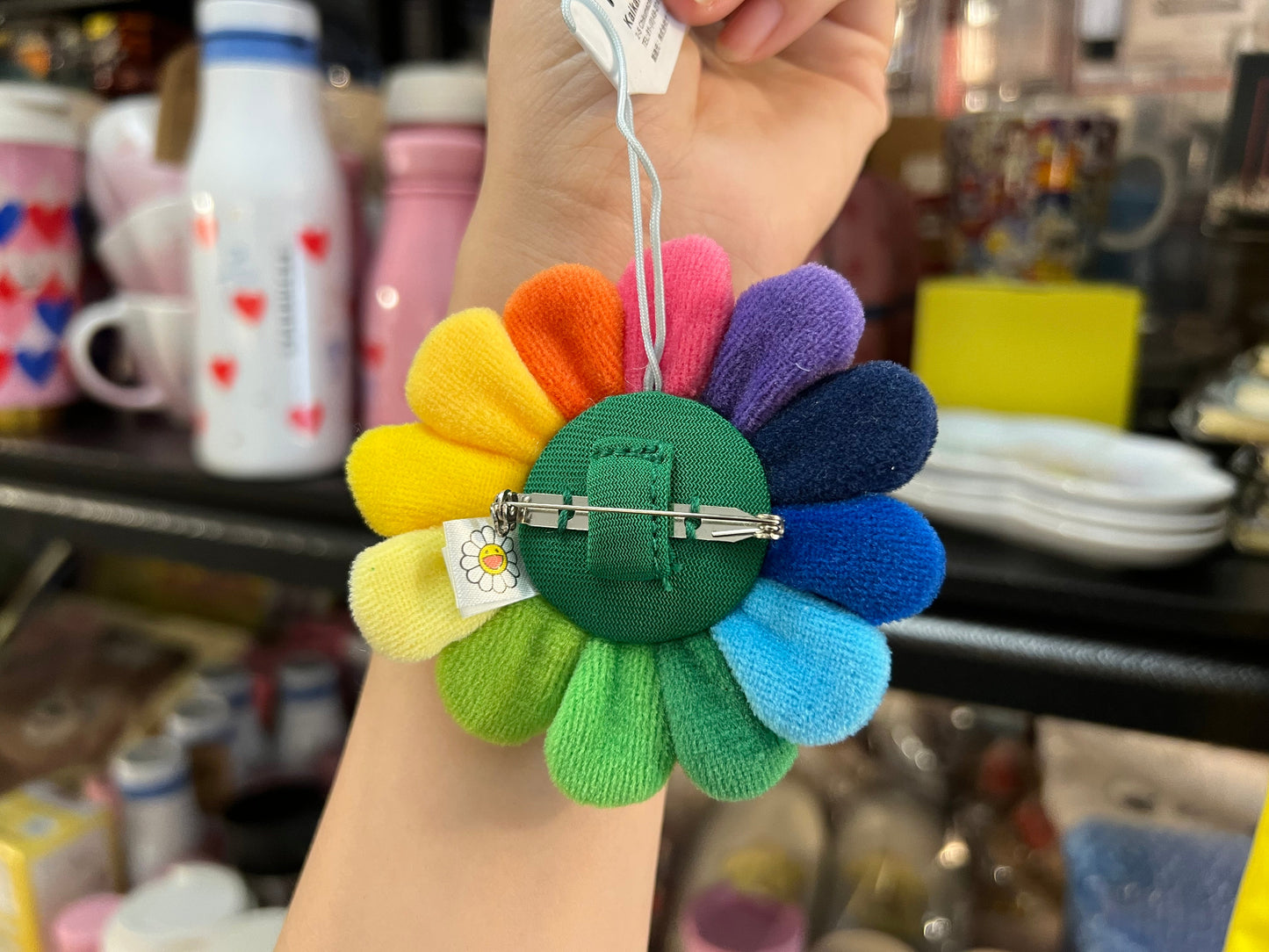 村上隆Takashi Murakami 别针挂件(背面是别针)彩虹色蓝嘴