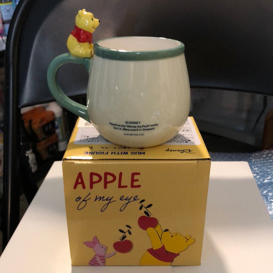 Tokyo Disney 东京迪斯尼 绿色pooh陶瓷杯子 手柄坐着pooh 340ml